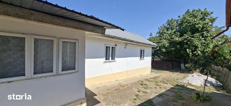 Casă cu 3 camere cu Teren 1905 Mp în Vânători
