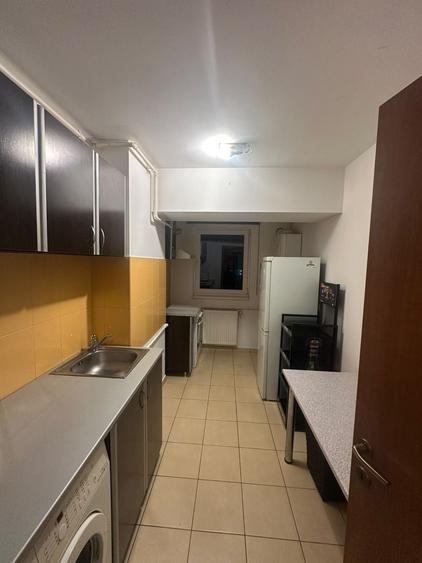 Garsonieră decomandată în Vitan