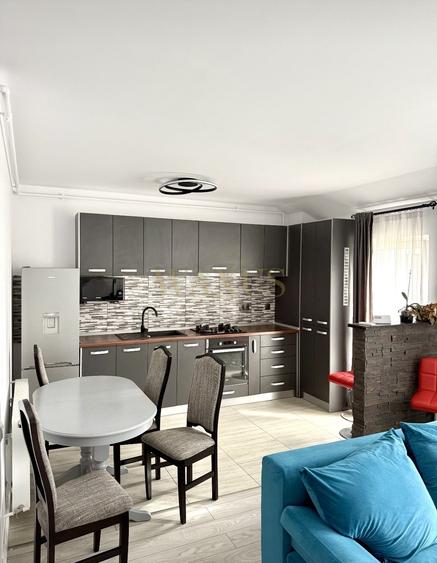 Apartament cu 2 camere semidecomandat, mobilat în Florești