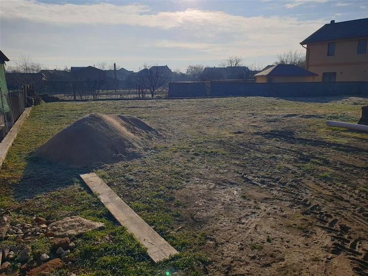 Teren Construcții intravilan de 563 mp, în Borș