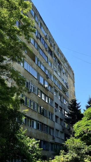 Apartament cu 2 camere semidecomandat, mobilat în Berceni