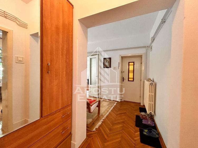 Apartament cu 2 camere decomandat, mobilat în Medicină