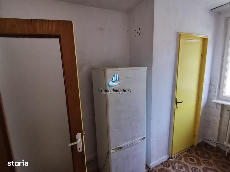 Apartament cu 2 camere decomandat în Sărata