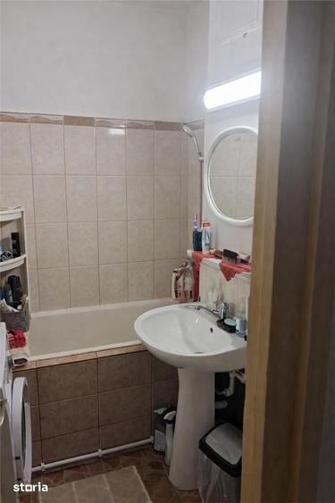Apartament cu 3 camere decomandat în Gară