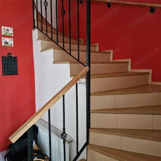 Casă cu 5 camere cu Teren 333 Mp în Central