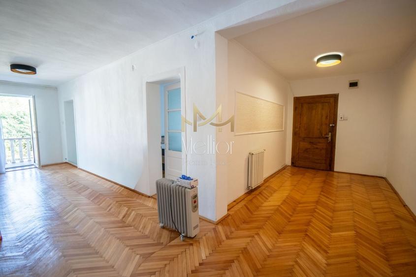 Apartament cu 4 camere decomandat în Andrei Mureșanu