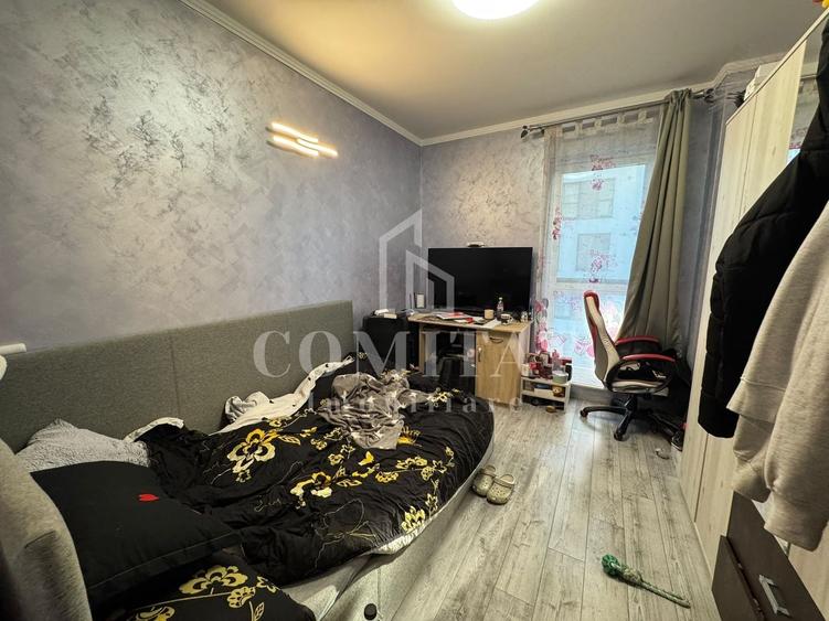 Apartament cu 4 camere semidecomandat, mobilat în Florești