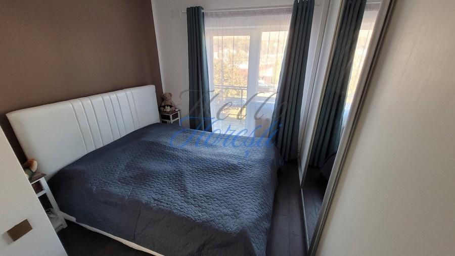 Duplex cu 4 camere cu Canalizare în Florești