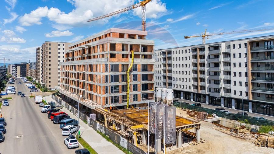 Apartament cu 2 camere semidecomandat în Tractorul