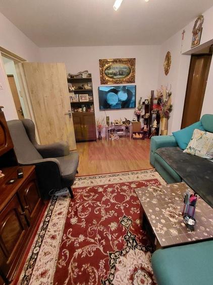 Titan Metrou M1-statia Titan si parc IOR, cu 3 lifturi - 7