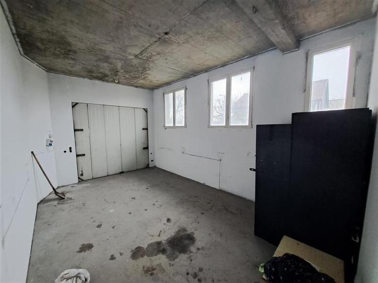 Casa cu 2 garaje, 130 mp utili, situata in cartierul Bulgaria! - 4