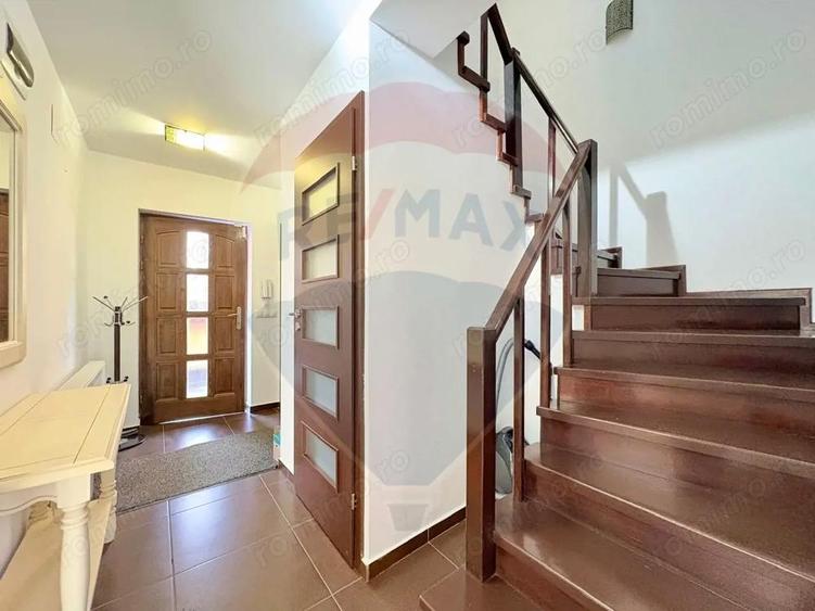 Casa / Vila cu 5 camere de inchiriat - 4