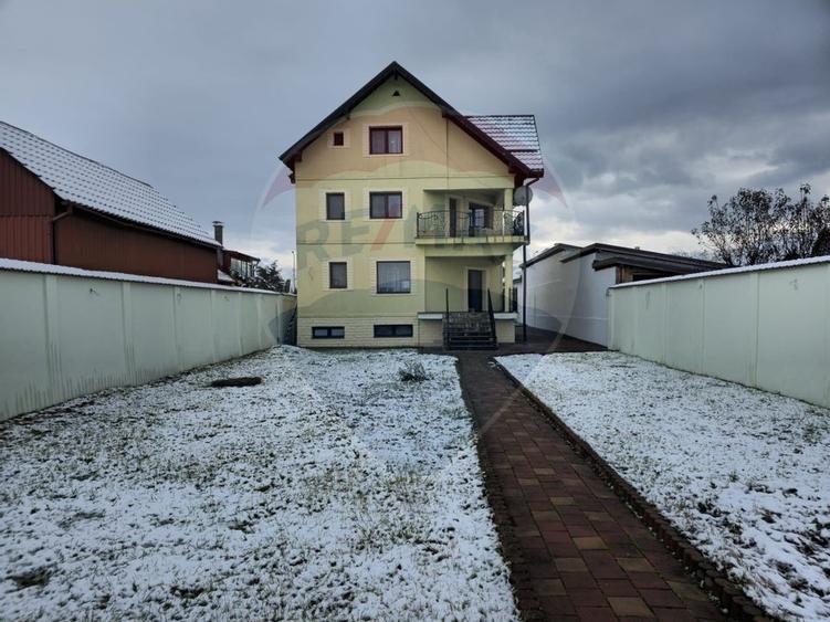 CASA SPATIOASA SI PRIMITOARE IN CENTRUL ORASULUI  AVRIG JUD,  SIBIU - 38