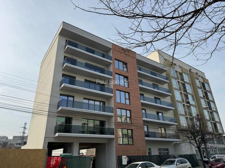 Apartament cu 2 camere, et intermediar, zona semicentrala