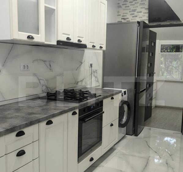 Apartament 3 camere, 55mp, zona Podul de Fier - 1