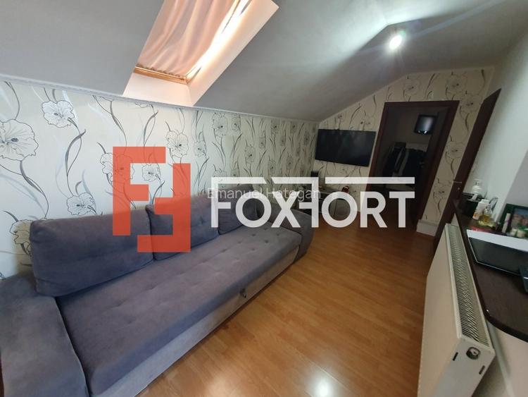 Apartament de vanzare cu 2 camere si balcon, zona Shopping City