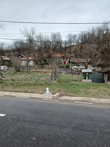 Vand casa batraneasca locuibila cu iesire la strada principala aflata in Buzau, Valea Fantanei! - 1