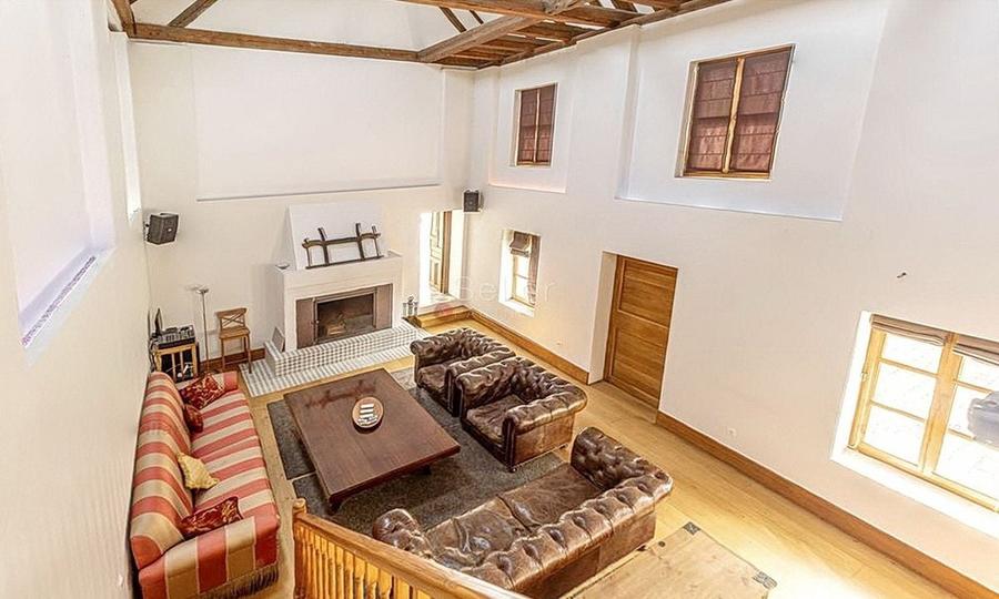 Casa saseasca cu teren generos - 19