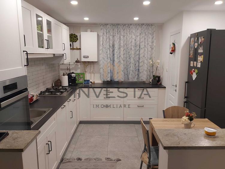 Apartament cu 3 camere decomandat, mobilat în Zorilor