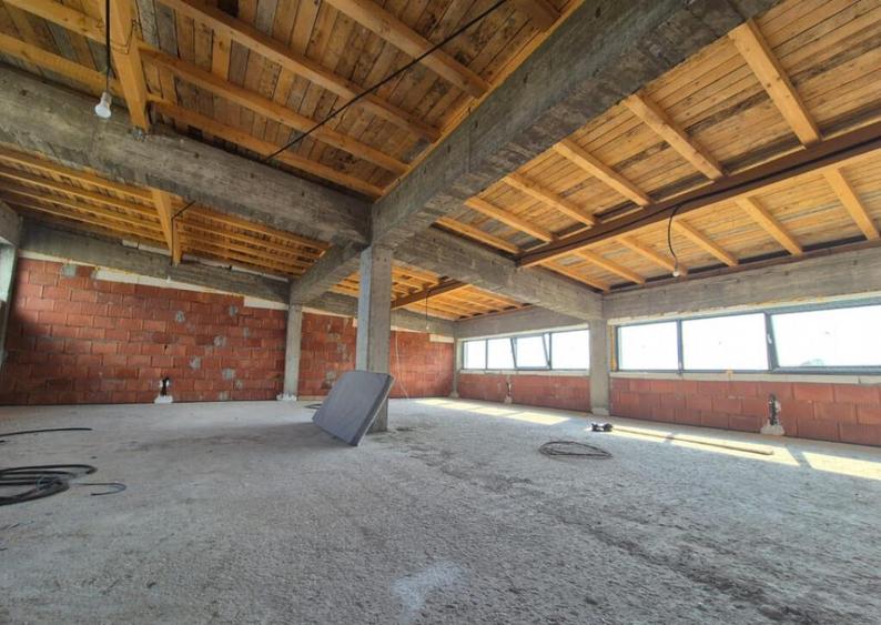 Inchiriere cladire P+1+M *vad intens* -zona RAR-Tg. Jiu - 4