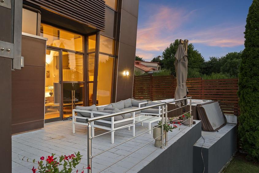 Vila Exclusivistă cu Deschidere la Lac, Piscină și Garaj pentru Barcă în Snagov - 3