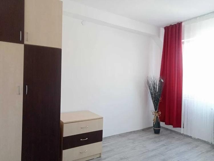 Garsoniera, etajul 2/4, zona Dacia - 2