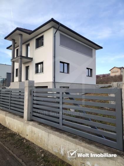 Casă individuală cu 4 camere cu Canalizare în Chinteni