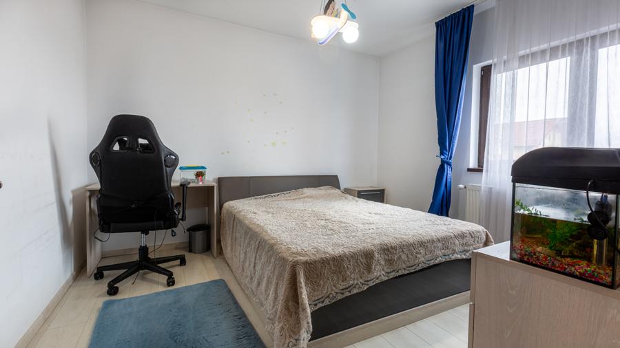 DE VANZARE - casă de familie deosebită în Sânpetru – teren de 1644 mp - 8