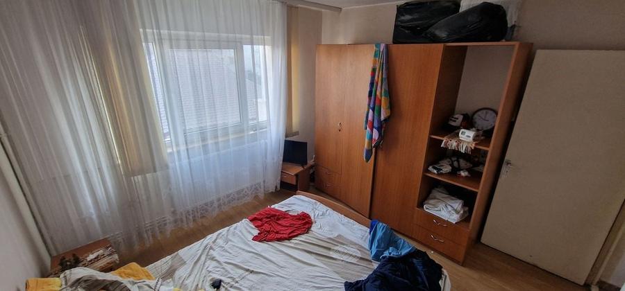 Doua camere decomandate, etajul 1. - 4