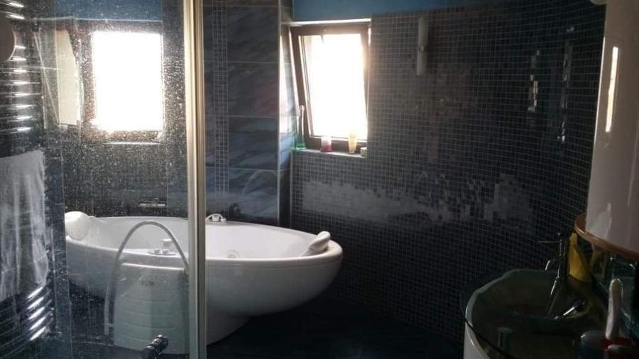 VILĂ DEOSEBITĂ PE MALUL LACULUI – MOGOȘOAIA | 1000 MP CURTE | PONTON 3 - 6