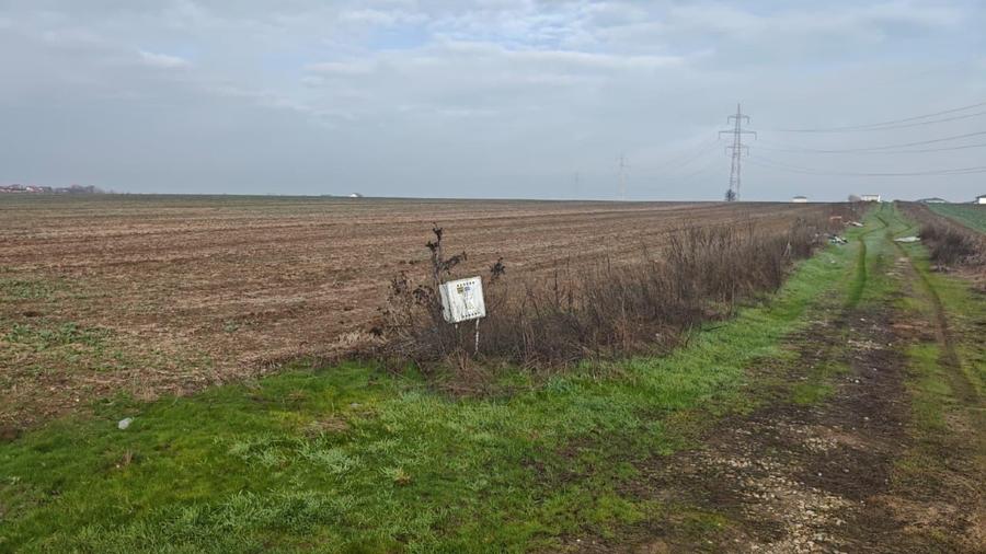 Teren construibil  extravilan , 37000 mp -com Vidra / iesire Berceni, Ilfov - 2