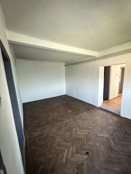 Casa de vanzare in Rosiorii de Vede zona centrala, str. 1 Decembrie - 3