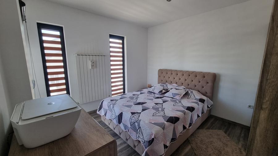 Individuala - 4 Camere - 3 Bai - Piscina - Mobilata Utilata - 7