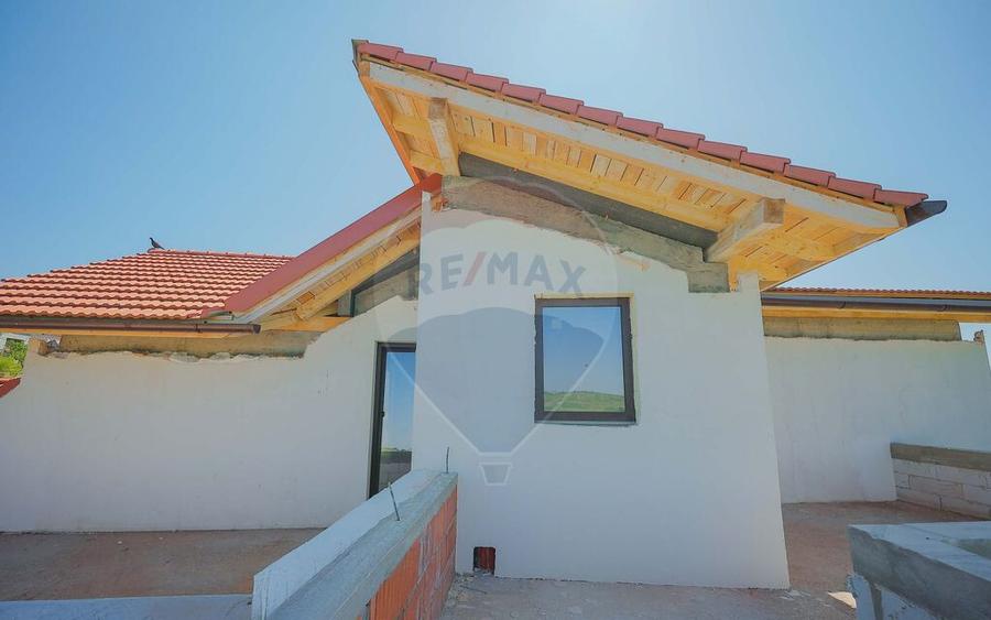 De vanzare casa cu un proiect deosebit, la ro?u , Str.... - 15