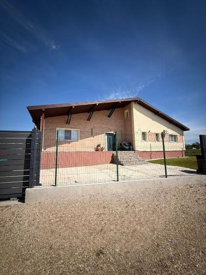 Casa parter cu teren generos - 1