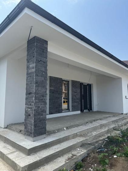 CASA LA SOL CUMPANA | TOATE UTILITATILE | 3 DORMITOARE |CURTE GENEROASA - 1