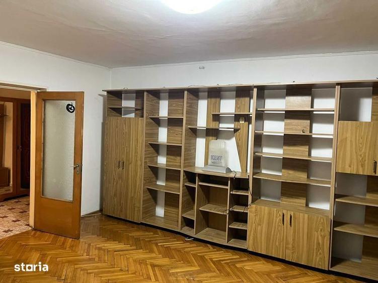 Inchiriez apartament 3 camere - 4