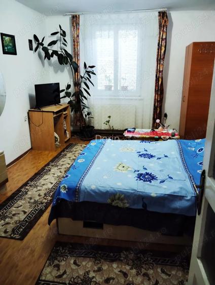 Vand apartament 2 camere, decomandate, OM-Pia?a Eliberarii