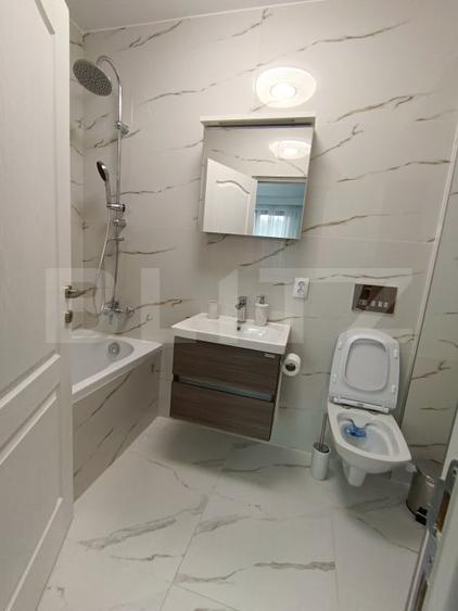 Apartament cu 3 camere decomandat, mobilat în Sud