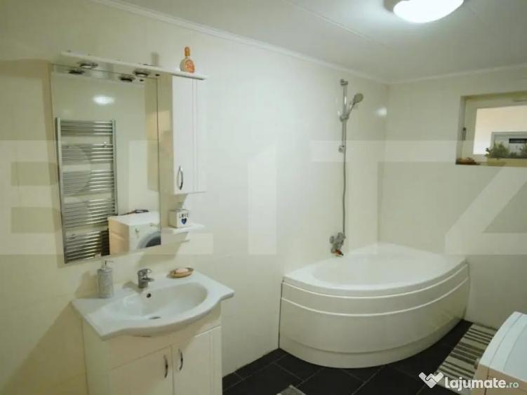 Casa de vanzare cu piscina - 16