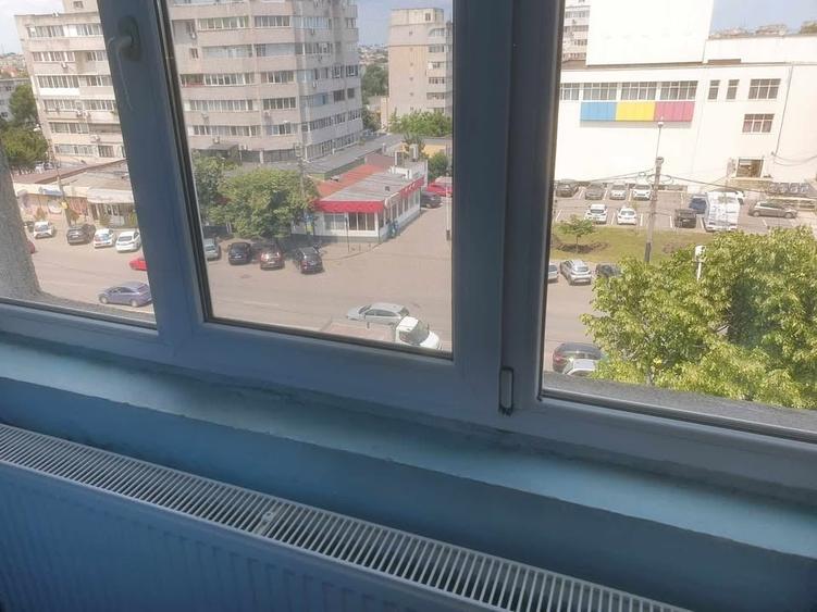 Casa De Cultura ,4 Camere Decomandat , Stradal , 80mp, etaj3/10 - 1