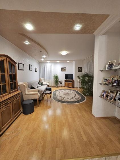 Vila  Oradea zona Iorga 420 mp ,teren 2000 ml - 5