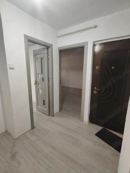 Vand apartament doua camere decomandat zona Milcov - 3