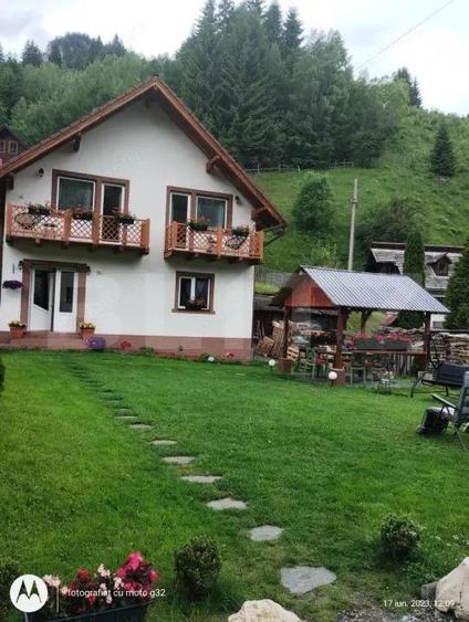 De vanzare pensiune de vis in cadru pitoresc, zona Moieciu de Sus - 1