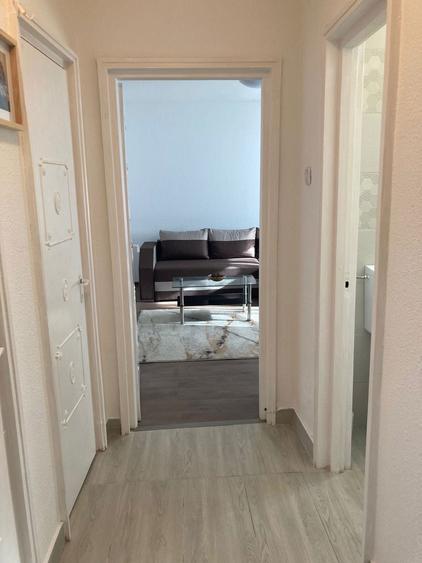 Proprietar inchiriez gars. 380 la 2-3 min mers pe jos M Pta Sudului - 6