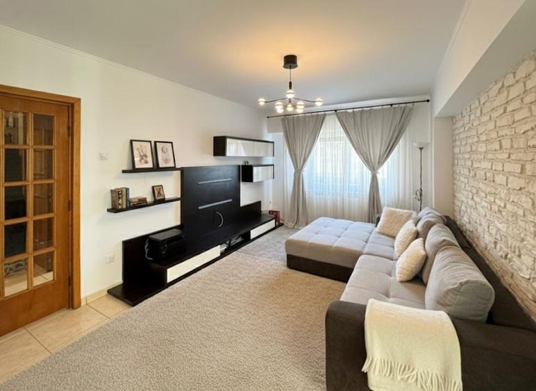 Apartament 3 camere zona Stadion mobilat si utilat - 1