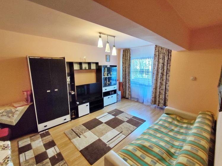 Vand apartament 3 camere mobilat si utilat  - 2
