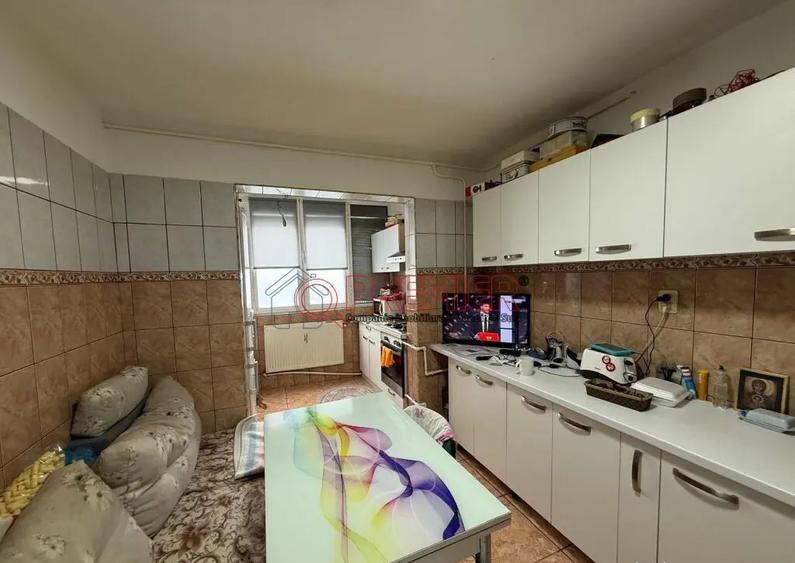 Str. Mariuca Aparatorii Patriei - Apartament 4 - 16