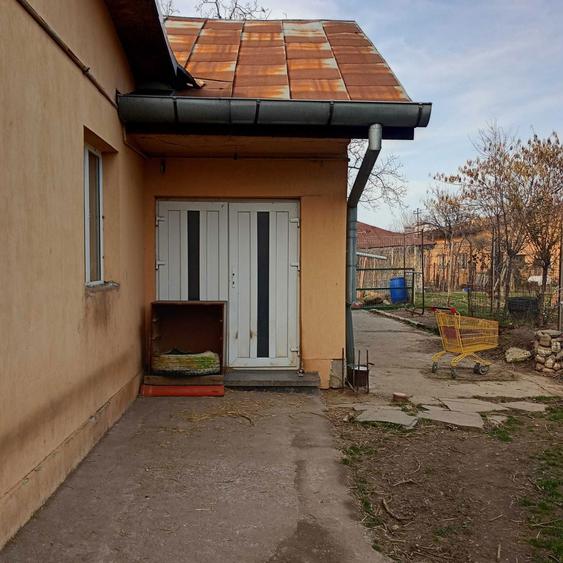 De vanzare Teren 1170mp + Casa + Spatiu comercial Malu Rosu - 8