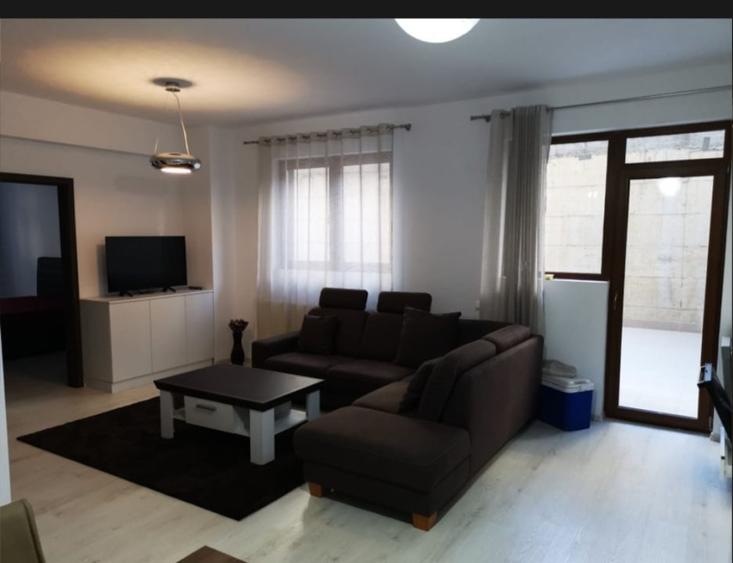 Apartament cu 3 camere, 77 mp, terasa 68 mp, parcare, zona Baciu - 1